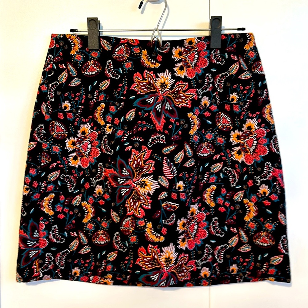 Tapestry print skirt. Gorgeous!